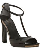 Gucci Black Patent Leather Daisy T-strap Sandals - Lyst