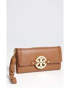 Tory Burch Amanda Wristlet Wallet - Lyst