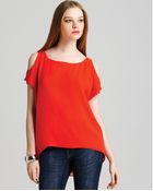 Alice + Olivia Top Exclusive Open Shoulder - Lyst