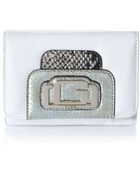 Guess Leonetta Medium Zip Around - Lyst
