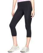 Gap Gapfit Motion Capris - Lyst