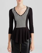 Karen Kane Triangle Print Top - Lyst