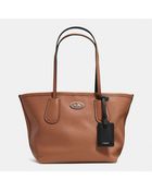 Coach Taxi Tote 24 In Leather - Lyst
