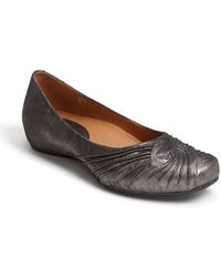 Earthies® Vanya Flat - Lyst