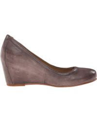 frye carson wedge pump