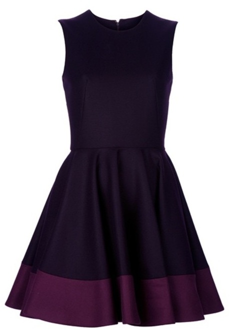 Alexander McQueen
flared Dress
(via Lyst)