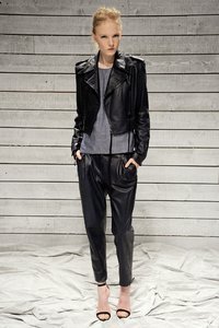 slim ankle trouser trend