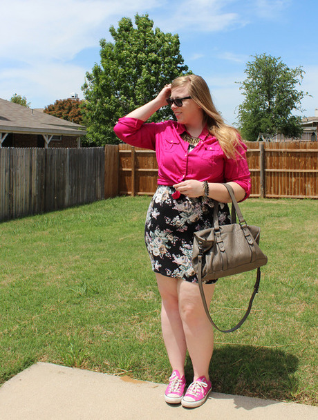 thefreckledspectacle:
FATSHION FACEOFF: BUTTON-UP WITH...