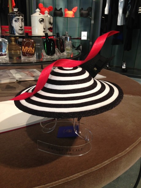 Stand Out Hat for a Day at the Races