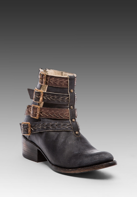 steven lavar boots