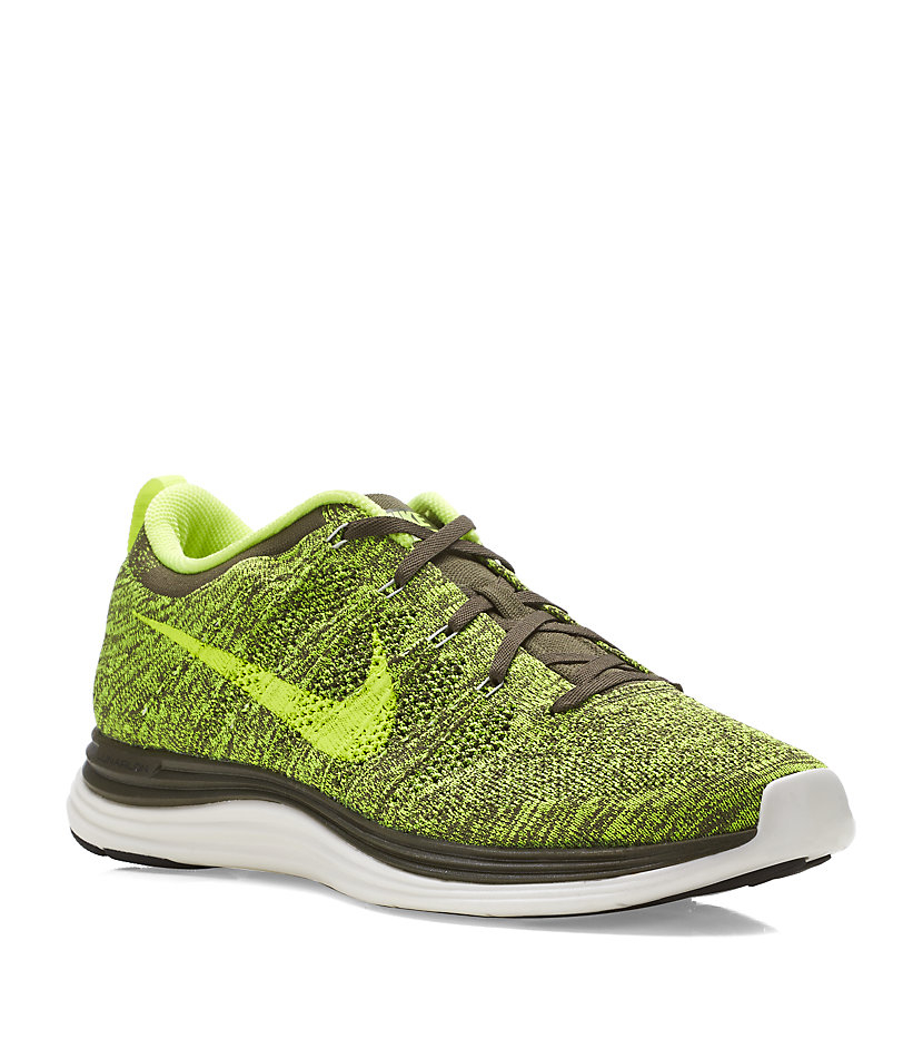 mens flyknit trainers