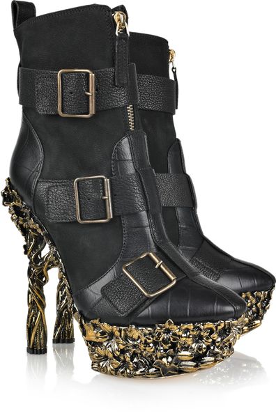 Alexander Mcqueen Floralengraved Leather Boots in Black - Lyst