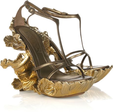 Alexander Mcqueen Sculpted Metallic and Leather Wedge Sandals in Gold