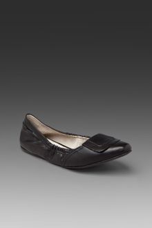 Elizabeth And James Kimi Flat in Black - Lyst