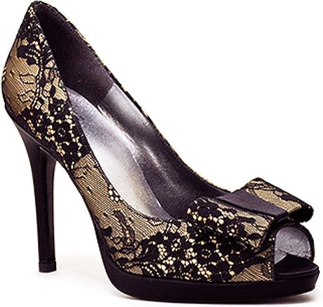 lace stuart weitzman covered pump
