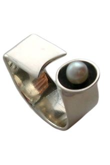 Lauraberrutti Sterling Silver Open Ring W/dome Holding A Pearl - Lyst