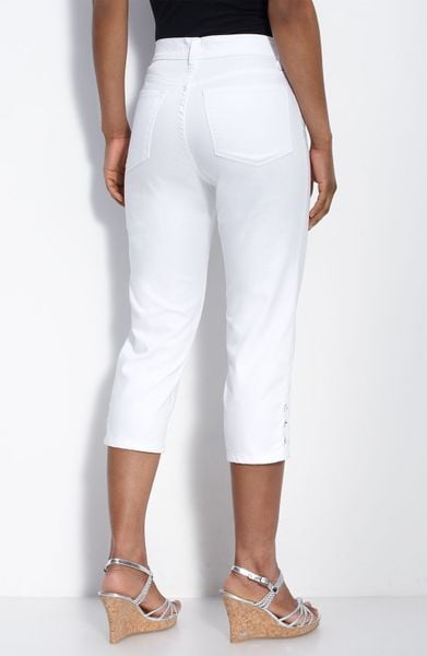 womens white stretch capris