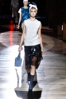 Marc Jacobs Spring 2012 White Sleeveless Tee - Lyst