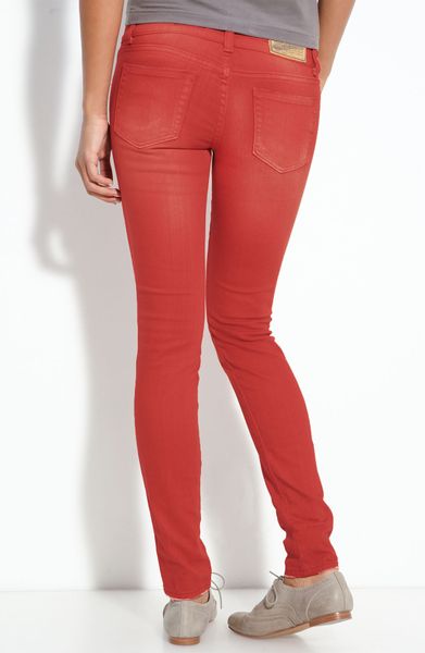All Listings Women's Amanda Stretch-Fit Jeans by Gloria Vanderbilt, Red, Size 8. Pants by Gloria Vanderbilt. Comes in Plum Wine, Size 8. The fit and style you love from the name you trust! Classic five-pocket design with zipper fly front and belt loops.