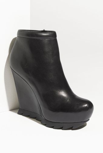  Saw Tooth Ankle Bootie 
