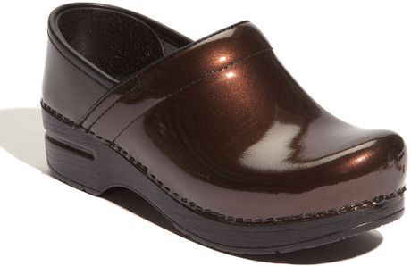 brown patent leather dansko clogs