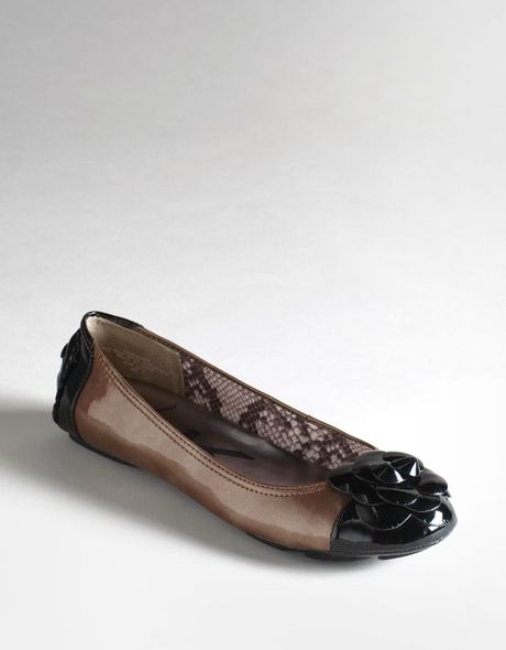 anne klein brown flats