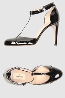 Valentino Garavani Closed Toe Slip Ons - Lyst