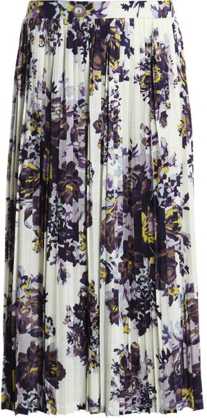  Scattered Floral Print Skirt 