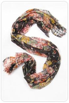 Epice Vintage Floral Print Scarf in Black - Lyst