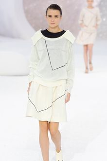 Chanel Spring 2012 White Knee Lenght Skirt With Black Graphic Detail - Lyst