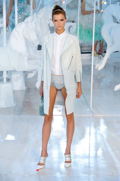 Louis Vuitton Spring 2012 White Leather Pointy Toe Strappy Mules in Blue - Lyst