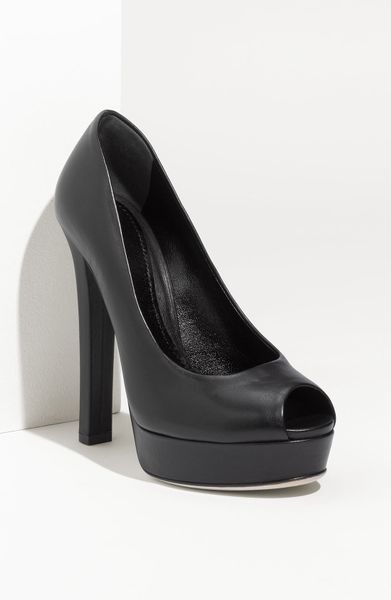 Gucci Helena Platform Pump in Black (nero) - Lyst