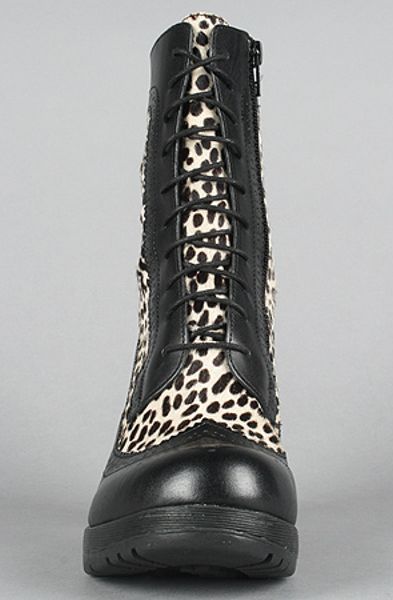 dr martens wingtip black white