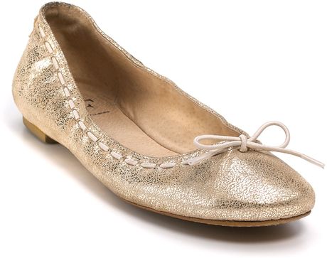 Diane Von Furstenberg Abra Flats in Gray (platino crackle metallic) - Lyst