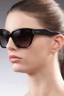 Miu Miu Matte Curve-temple Sunglasses, Black - Lyst