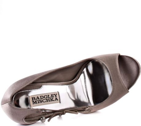 badgley mischka grey shoes