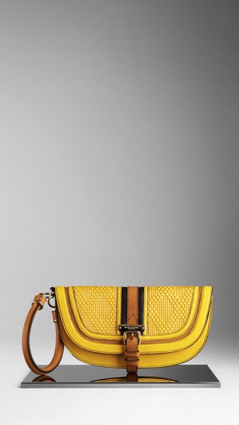 Burberry Medium Belted Raffia Clutch - Lyst