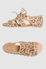 Be & D Sandals