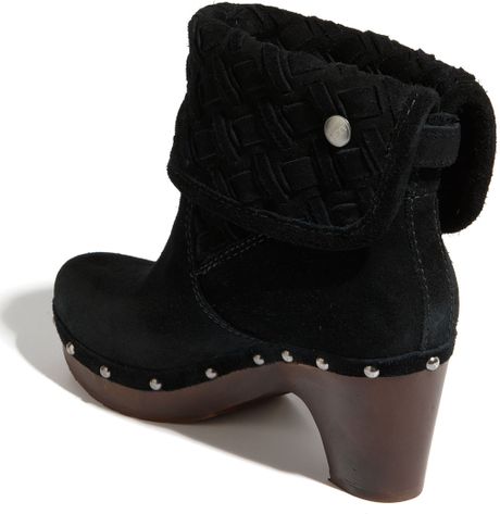 ugg lynnea boots black
