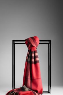 Burberry Giant Check Cashmere Scarf - Lyst