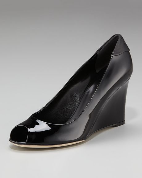 gucci black patent wedges