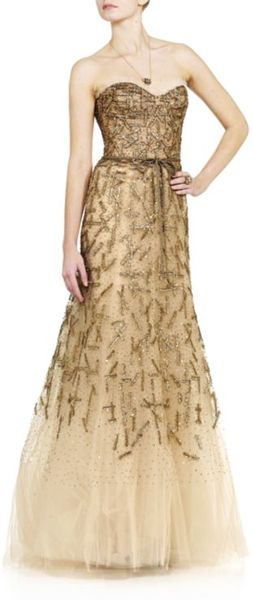monique lhuillier chantilly lace gown