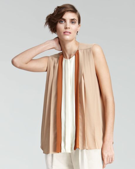 Chloé Sleeveless Pleated Blouse in Beige - Lyst