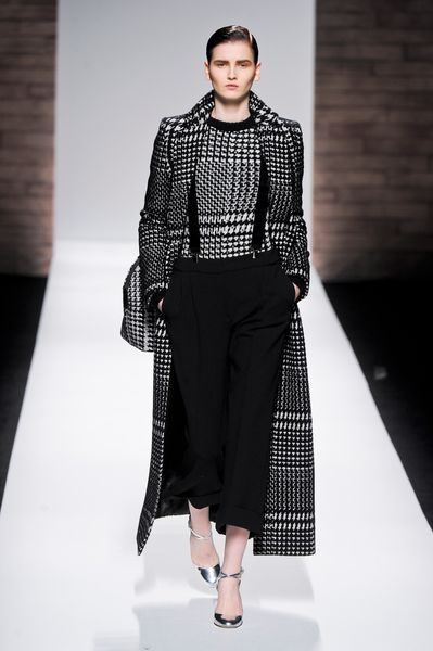 Max Mara Fall 2012 Black Cropped Boyfriend Pants with Velvet Black Suspenders in Black - Lyst
