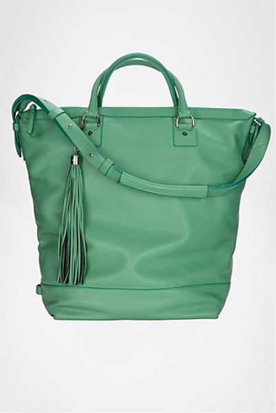 Diane Von Furstenberg Drew Bucket Leather Tote in Green (jade) - Lyst