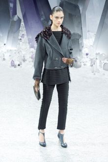 Chanel Fall 2012 Black Pleated Cropped Pants - Lyst