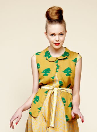  Sleeveless Large Bonsai Print Shirt By 