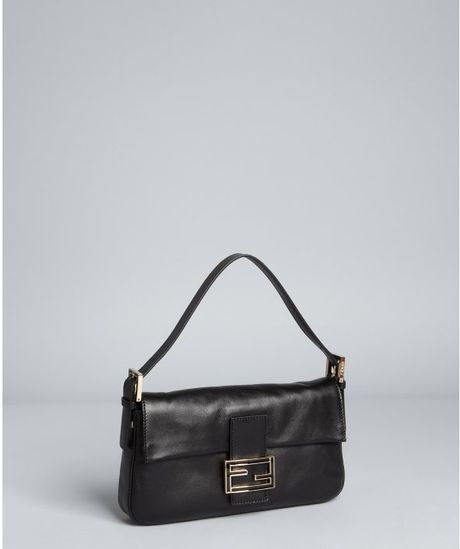 Fendi Black Leather Logo Buckle Baguette in Black - Lyst