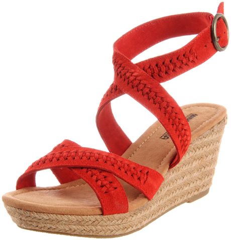 Minnetonka Womens Haley Wedge Sandal in Red (poppy) - Lyst