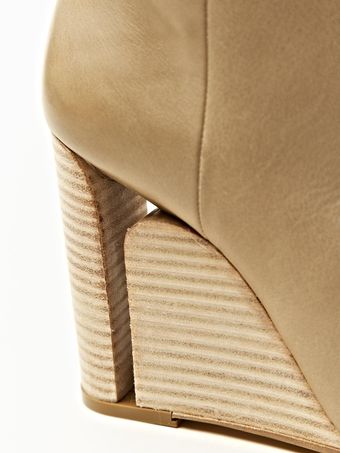  22 Womens Leather Trunk Boots 